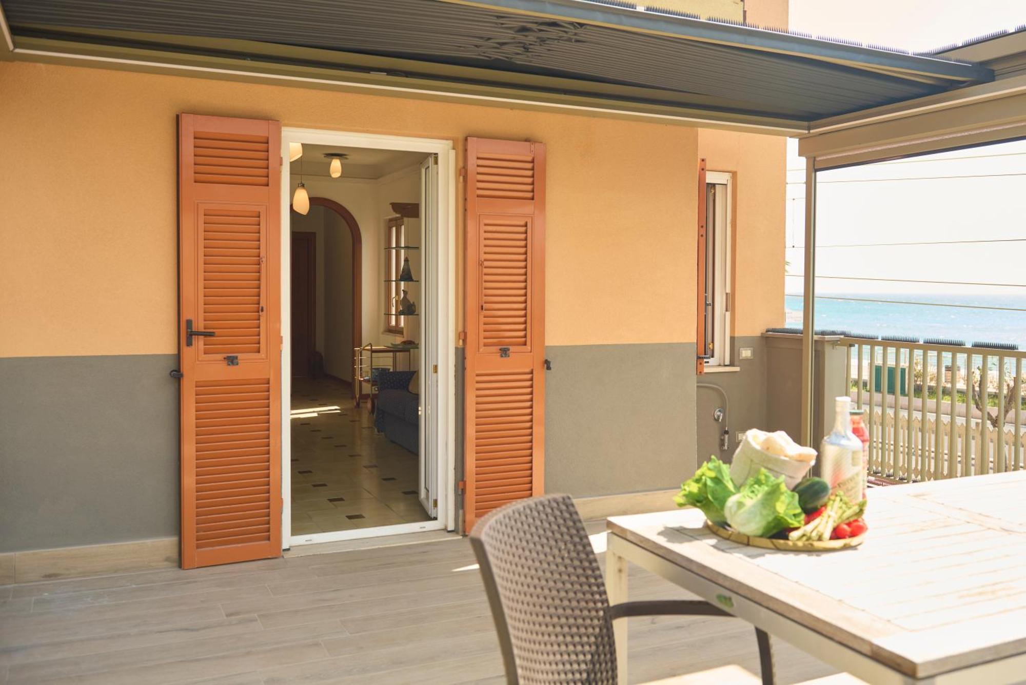 Terrazza Sul Mare A Pietra Ligure Daire Dış mekan fotoğraf